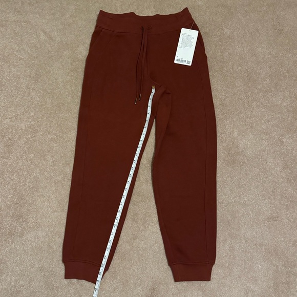 Lululemon Scuba HR Jogger - Picture 3 of 5